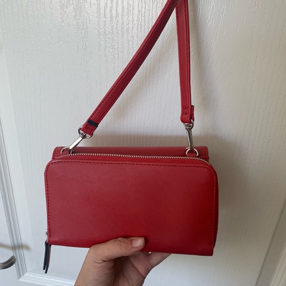 Nine West - Picture 4 of 8